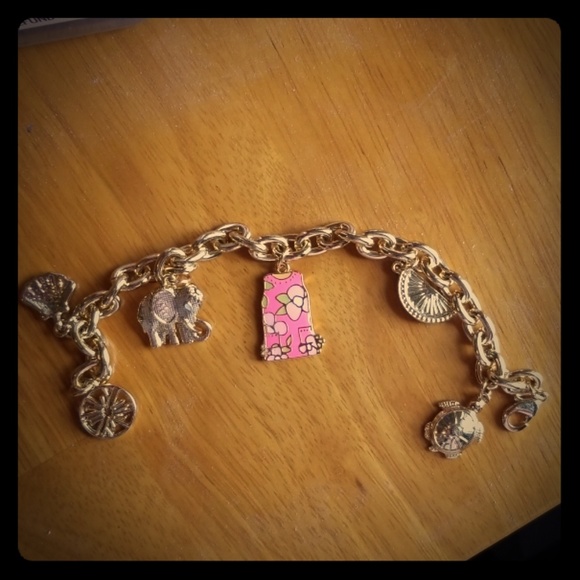 Lilly Pulitzer Charm Bracelet (April '19 GWP) - Picture 1 of 3